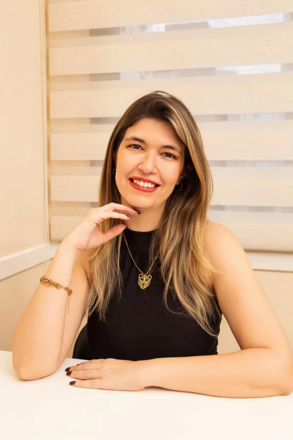 Dra. Paula Approbato de Oliveira